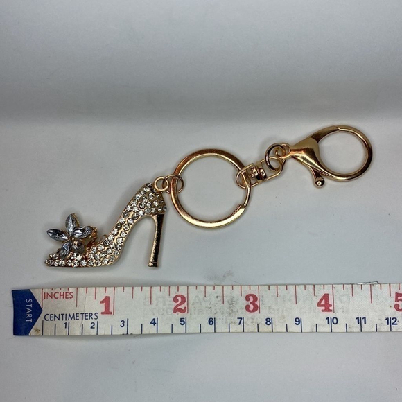 GOLD HEEL KEYCHAIN ✨✨✨ - Picture 3 of 3